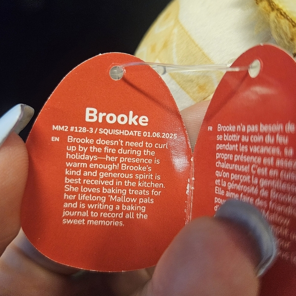 NWT Brooke The Polar Bear with Winter Hat Micromallow Holiday Squishmallow - Picture 3 of 7